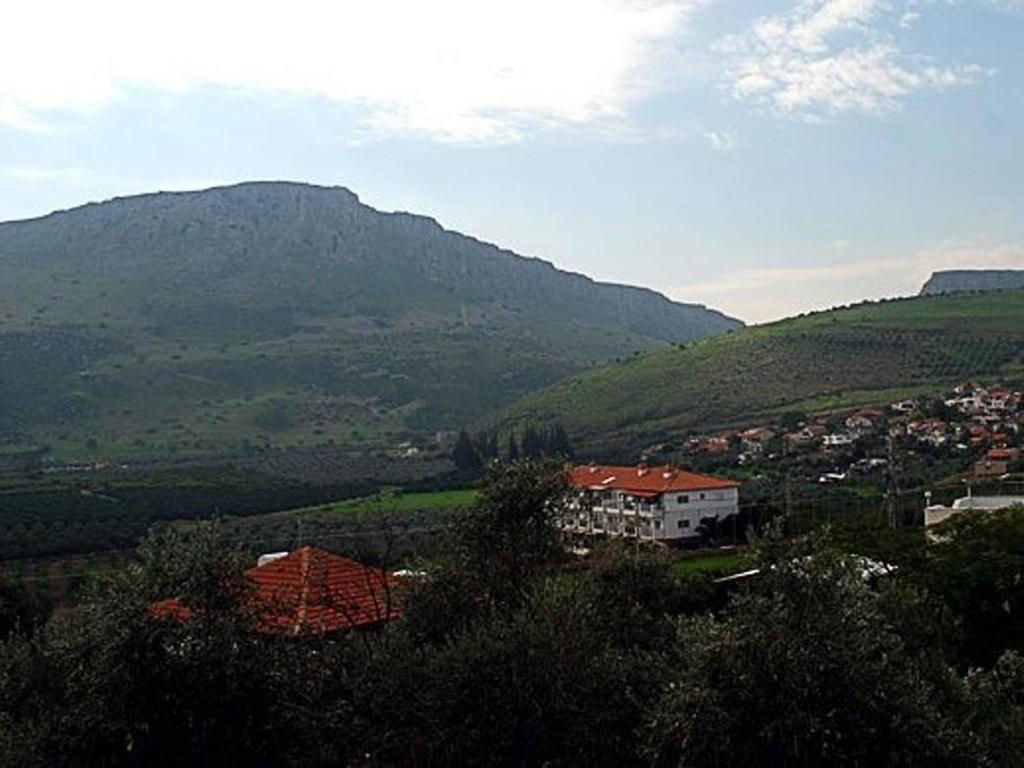 Lea's - Spirit Of The Galilee * Migdal